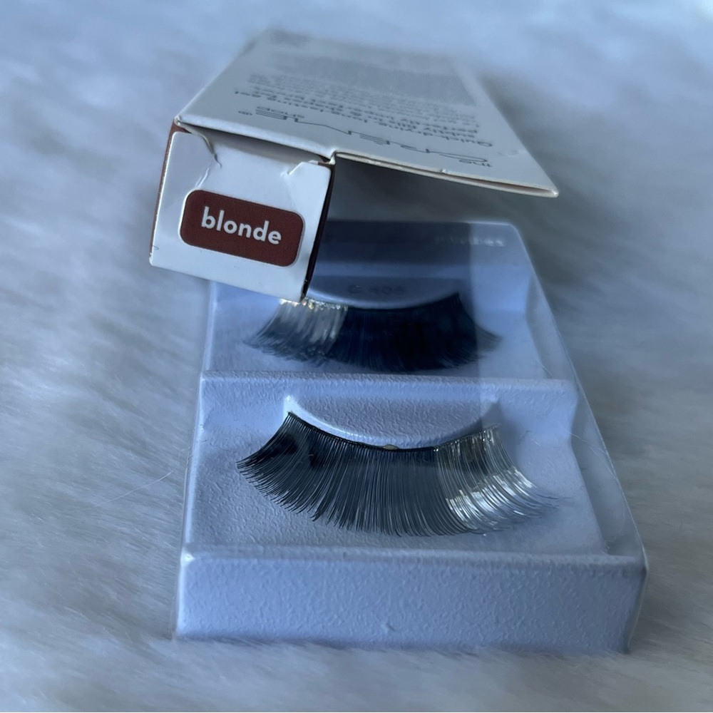 $15 The Crème Shop Makeup and Beauty Accessories Bundle #5 - Picture 8 of 10